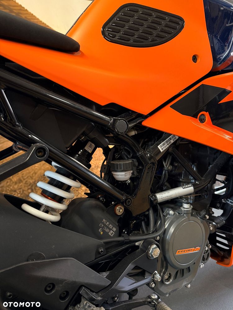 KTM RC 125 - 26