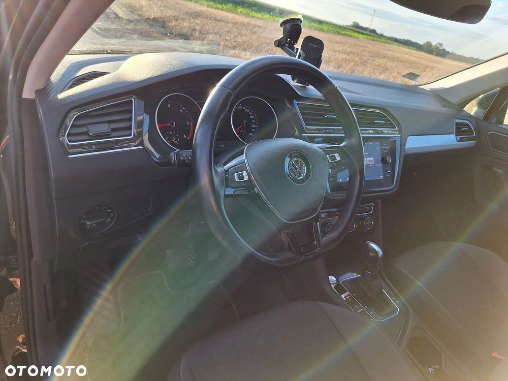 Volkswagen Tiguan - 13
