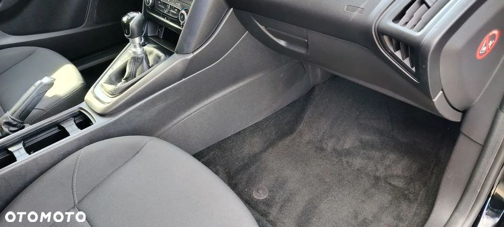 Ford Focus Turnier 1.5 EcoBlue Start-Stopp-System ACTIVE X - 13