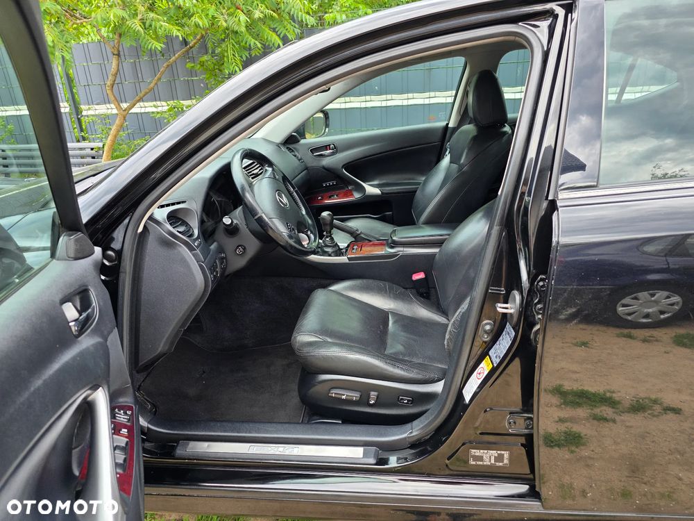 Lexus IS 220 D Prestige - 14