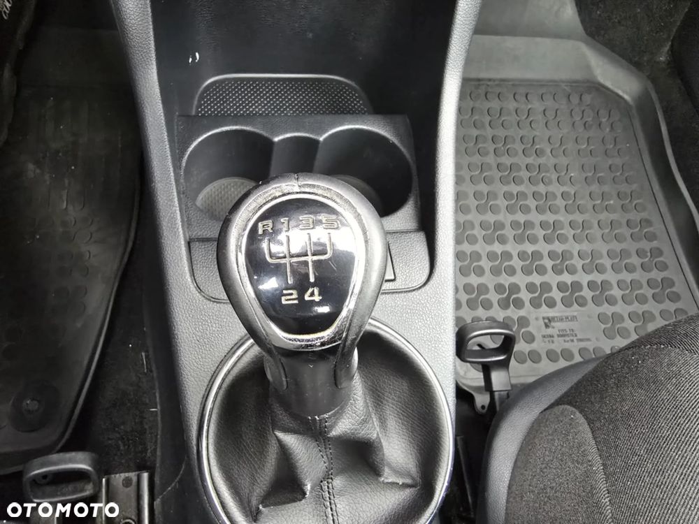 Skoda Roomster 1.6 TDI DPF Scout PLUS EDITION - 35