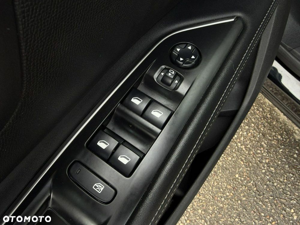 Peugeot 5008 1.5 BlueHDi Allure S&S - 16