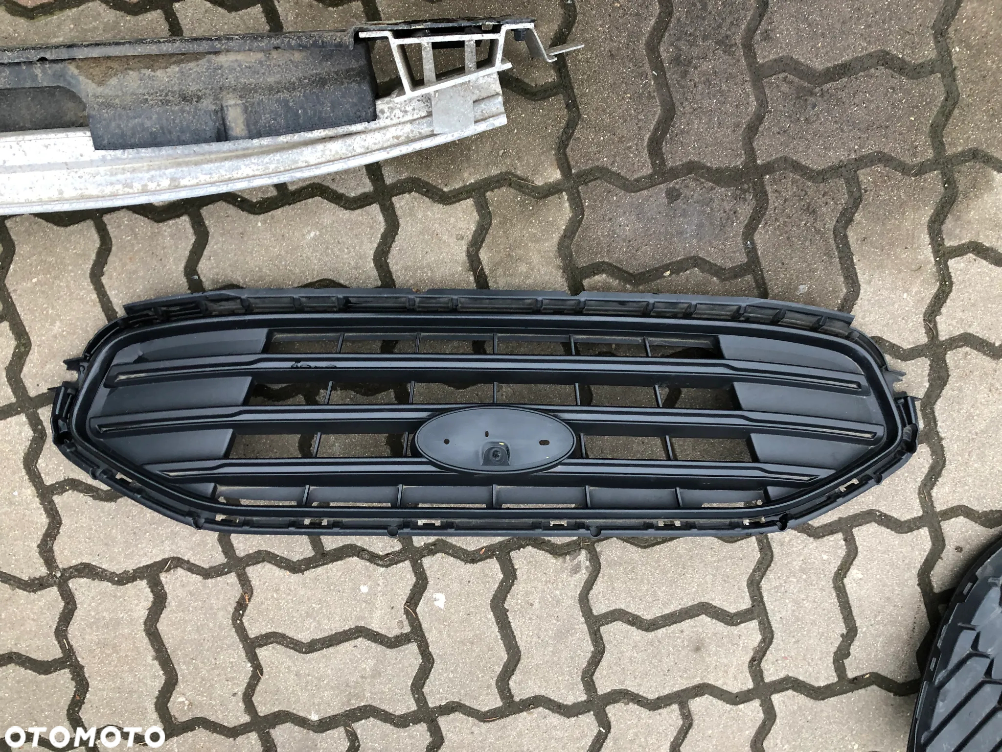 Ford TRANSIT CONNECT lift MK2 18R-OE KT1B-8200 atrapa chłodnicy grill - 2