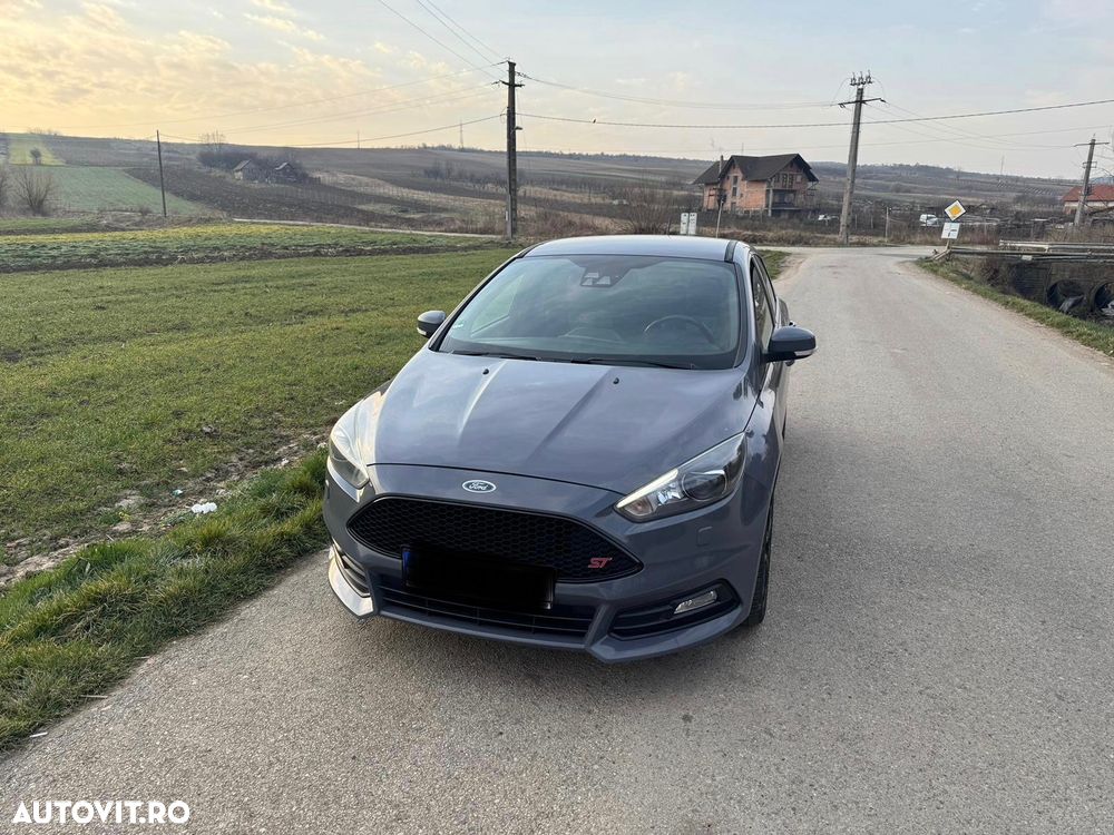 Ford Focus 2.0 EcoBoost ST - 2