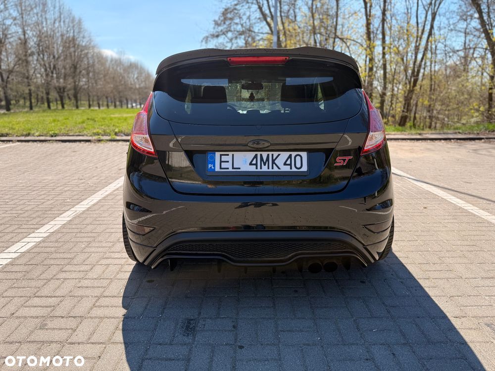 Ford Fiesta 1.6 EcoBoost ST - 11