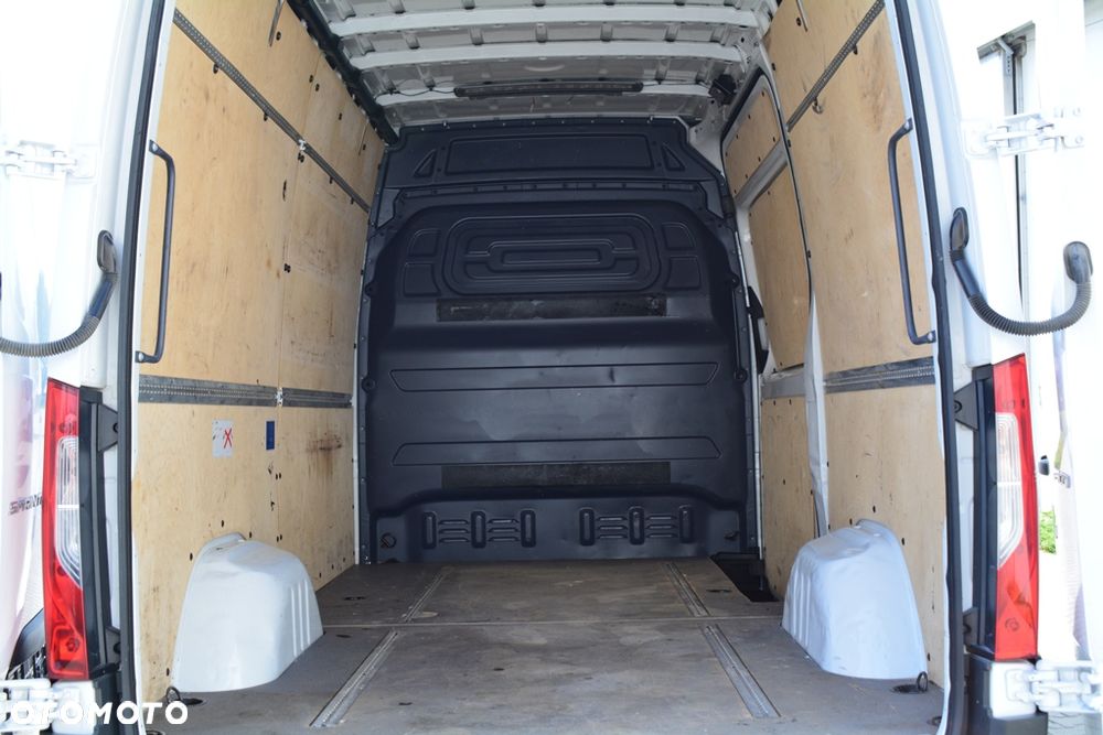 Mercedes-Benz Sprinter 907 319 CDI - 18