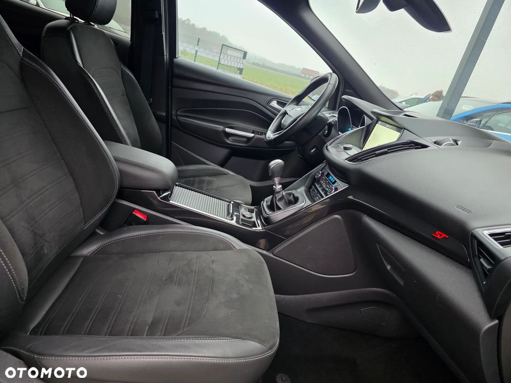 Ford Kuga 2.0 TDCi FWD ST-Line - 28