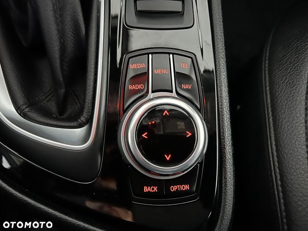 BMW Seria 2 218d Sport-Aut Luxury Line - 37