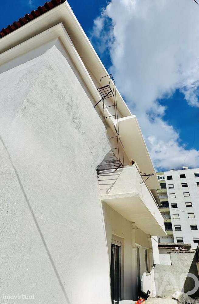 Casa / Villa T4 em Laranjeiro e Feijó de 210 m2 - Grande imagem: 3/4
