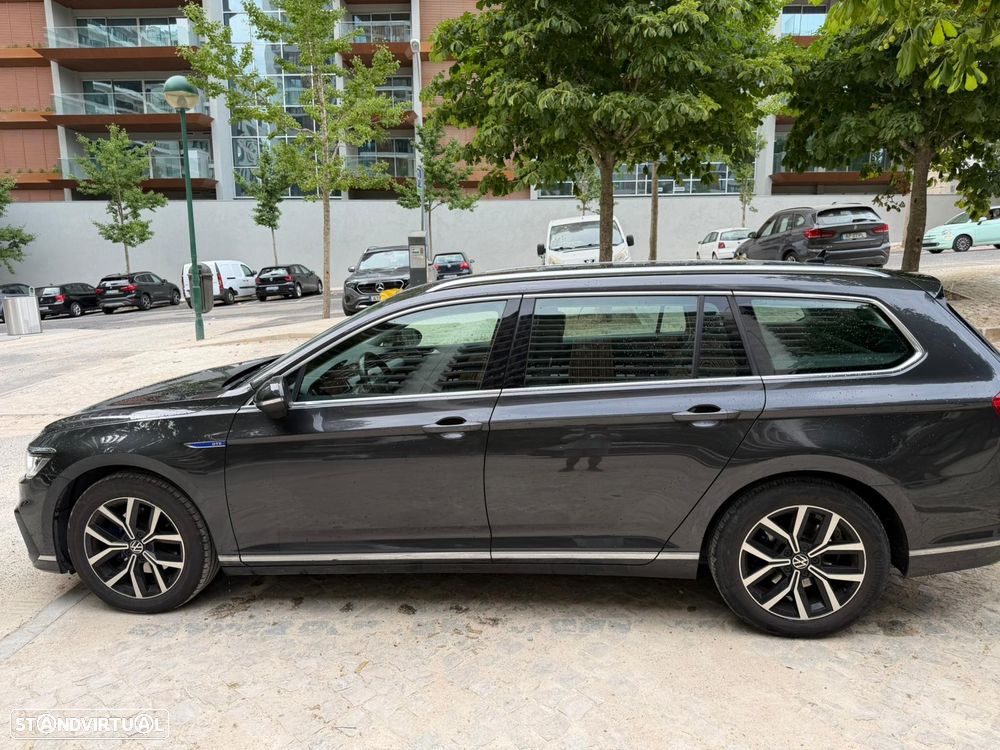 VW Passat Variant - 11