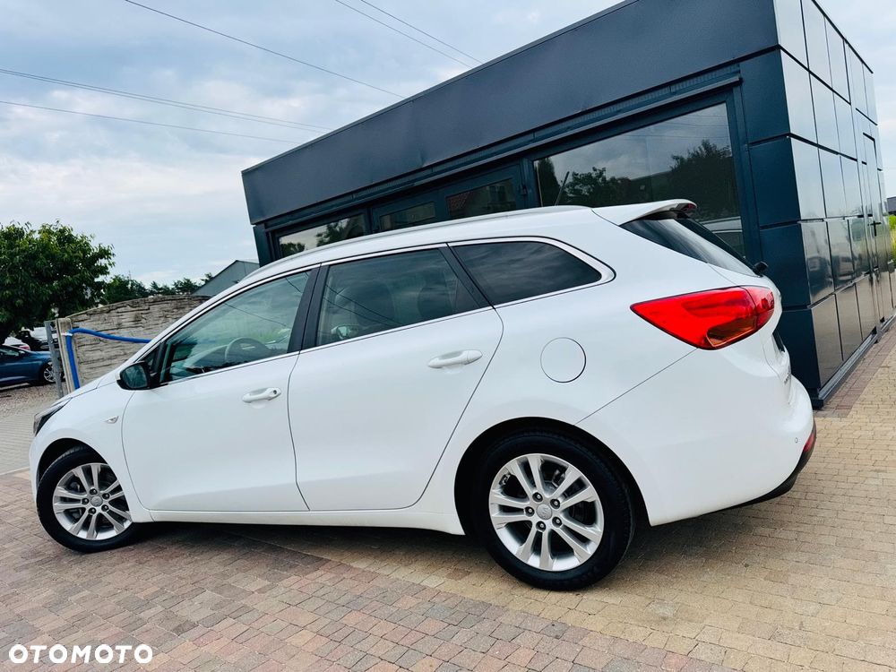 Kia Ceed 1.6 GDI Dream Team Edition - 12