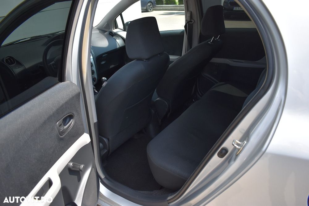 Toyota Yaris 1.3 Sol - 18