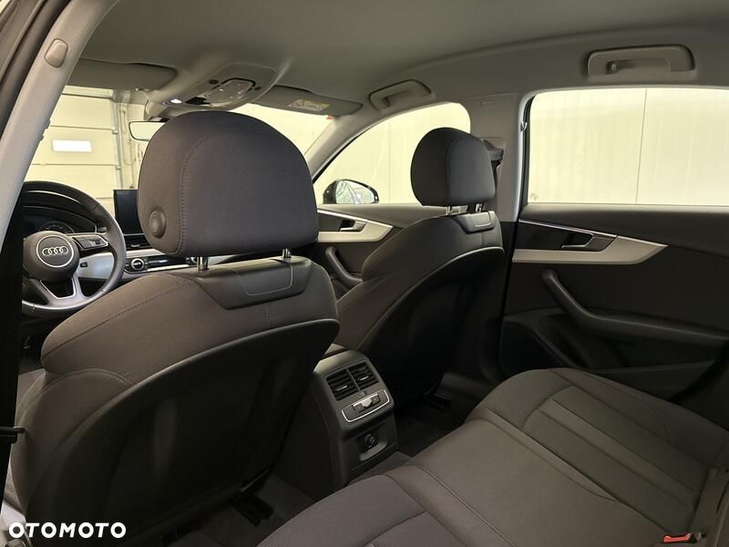 Audi A4 Limousine 35 TFSI mHEV S tronic - 17