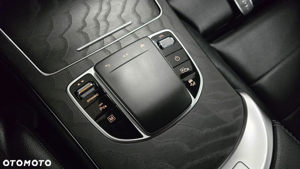 Mercedes-Benz GLC 300 de 4Matic 9G-TRONIC AMG Line Plus - 27