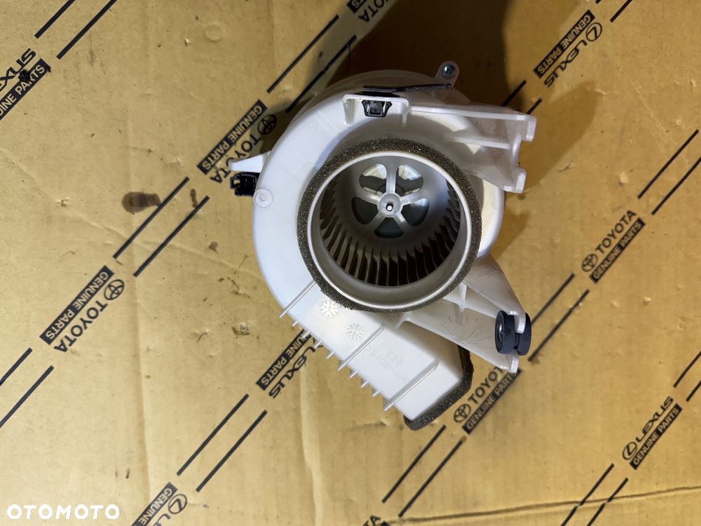 Wentylator baterii hybrydowej Lexus NX300h 14-17r. Nr. G9230-48080. - 2