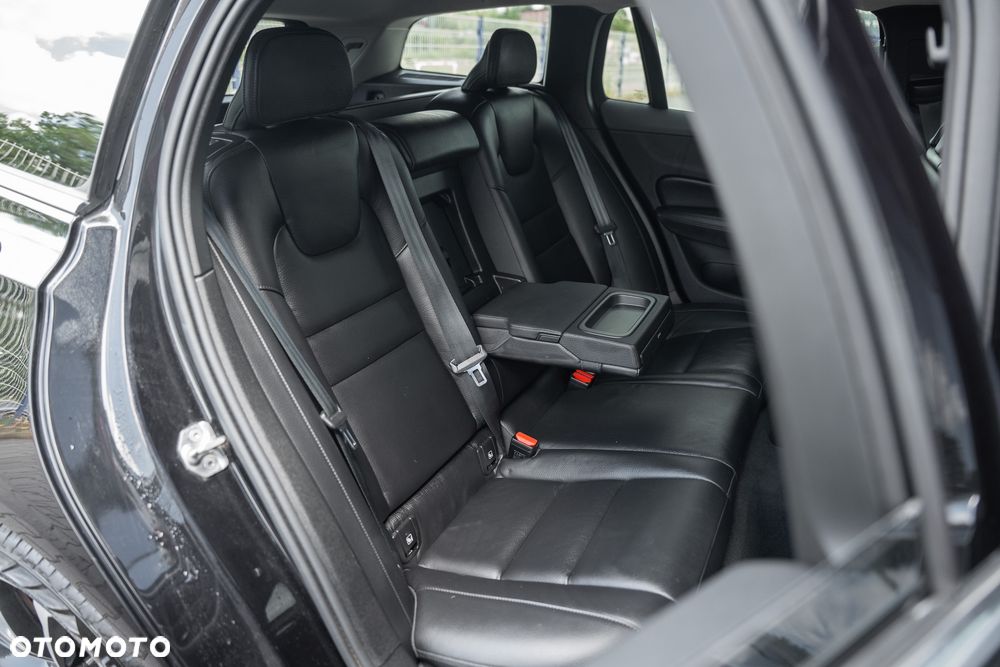 Volvo V60 D3 Momentum Core - 36