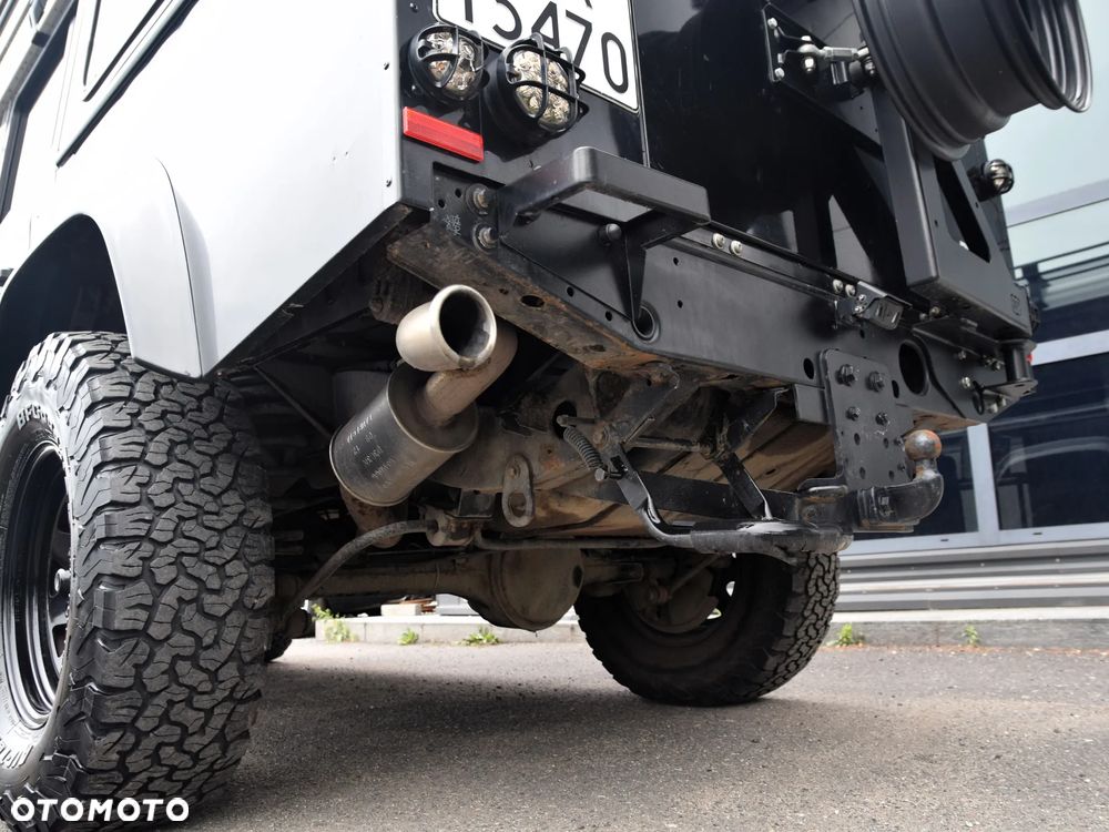 Land Rover Defender - 14