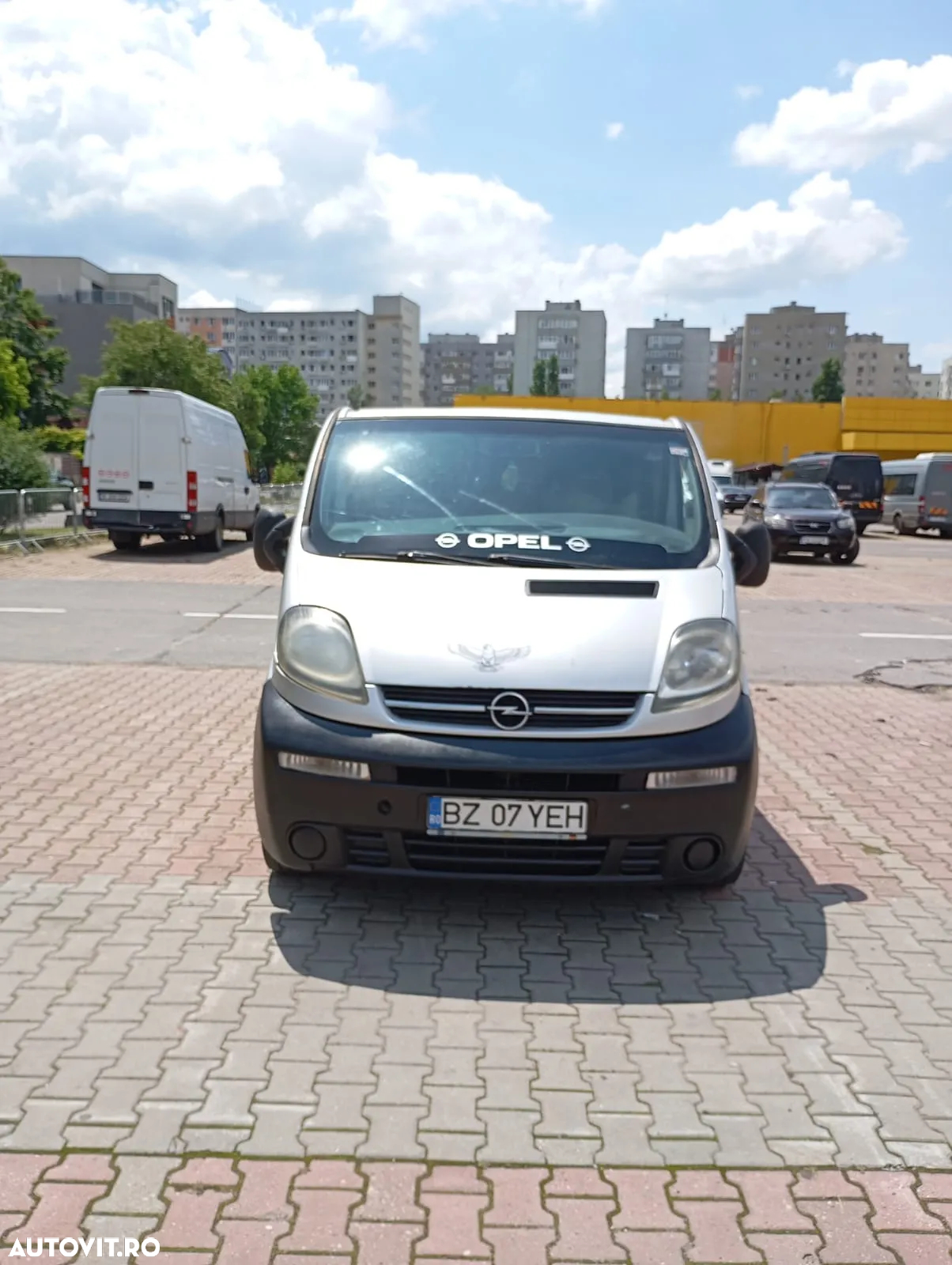 Opel Vivaro 2.5 CDTI L1H1 - 3