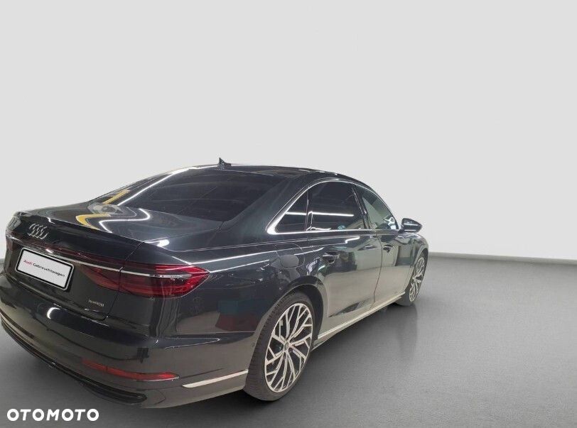 Audi A8 - 6