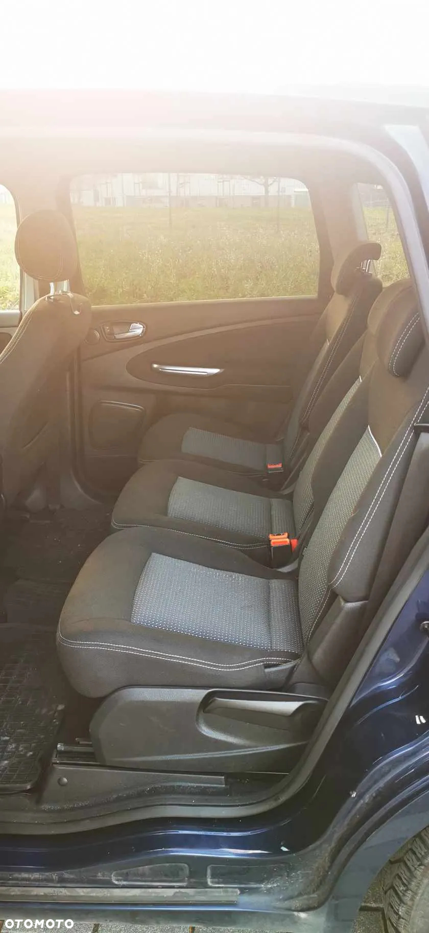Ford S-Max - 14