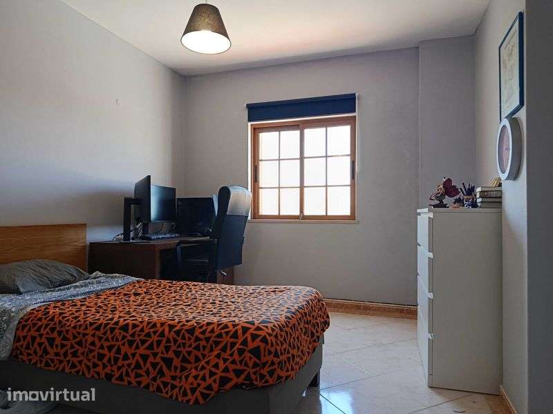 Vendo apartamento usado e renovado  | T2+1, em Loulé - Grande imagem: 2/9