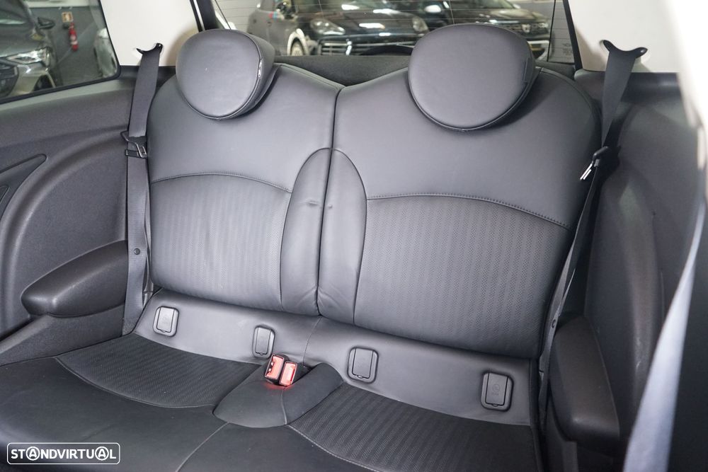 MINI 3 Portas Cooper D - 30