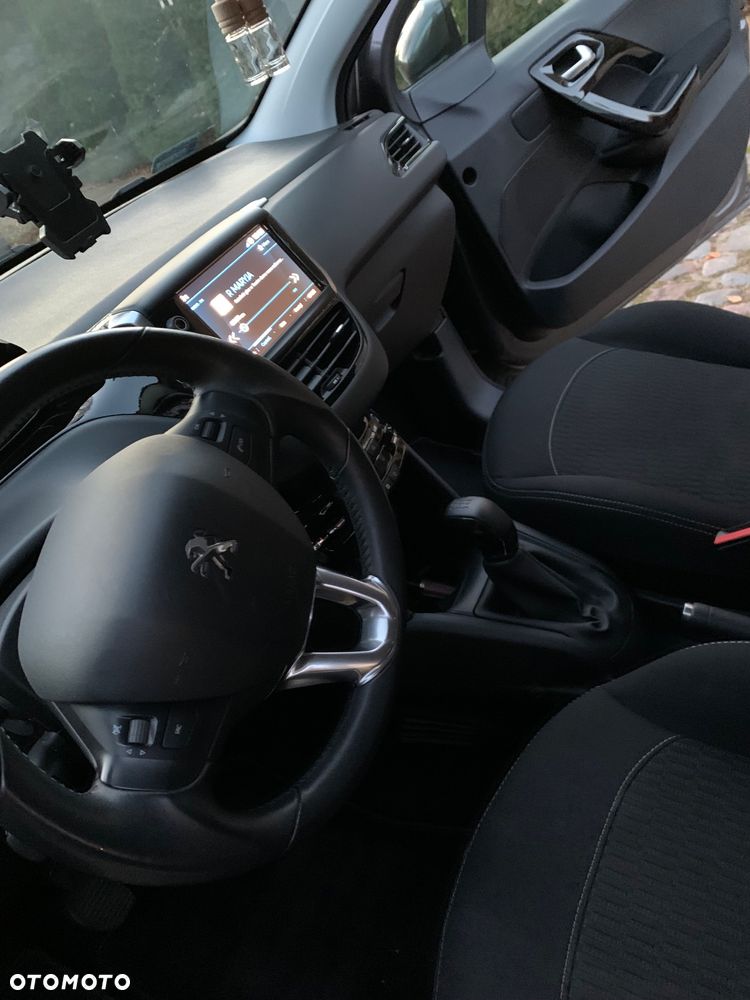 Peugeot 208 1.2 PureTech Active - 11