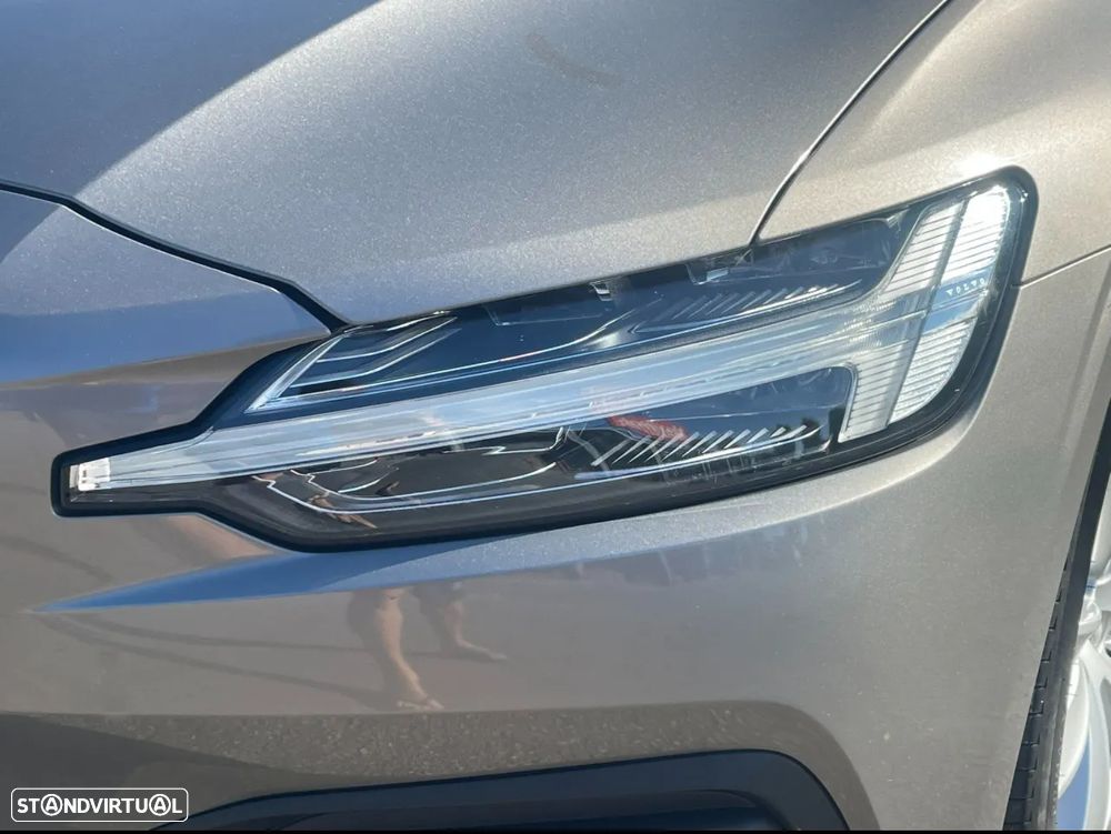 Volvo V60 2.0 D3 Momentum Plus Geartronic - 4