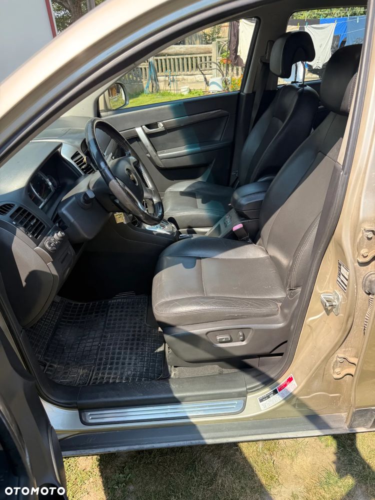 Chevrolet Captiva - 17