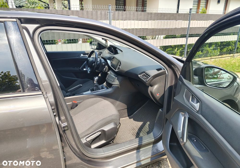 Peugeot 308 1.6 BlueHDi Style S&S - 15
