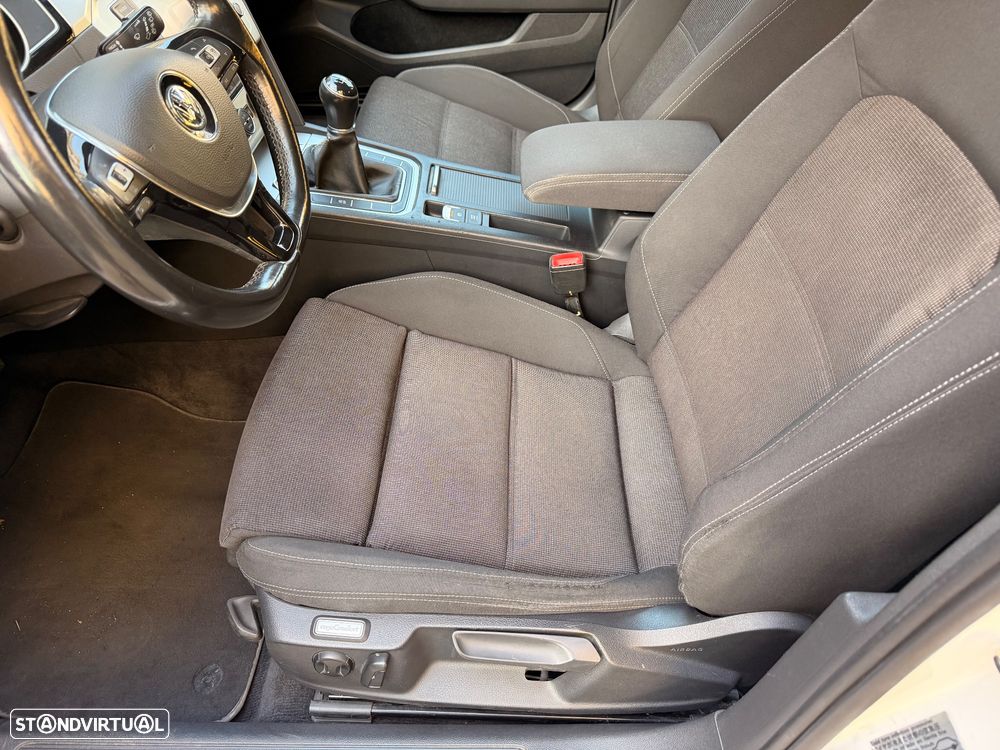 VW Passat Variant 2.0 TDi Confortline - 19