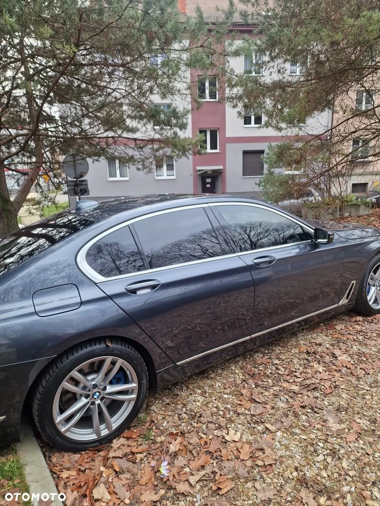 BMW Seria 7 750i - 9