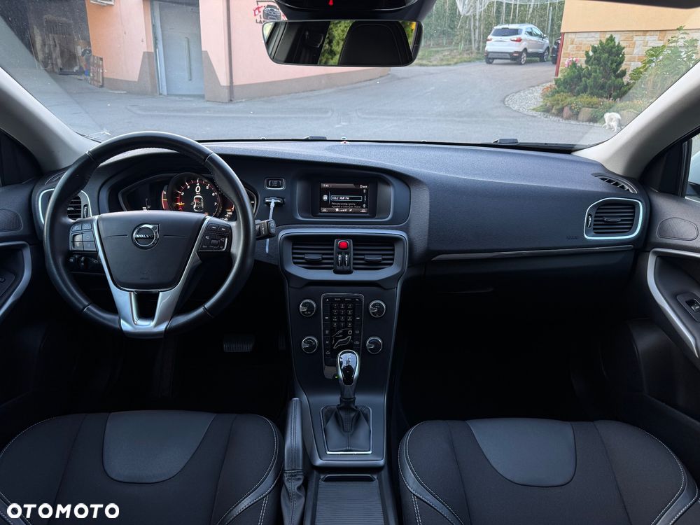 Volvo V40 T2 Geartronic Momentum - 17