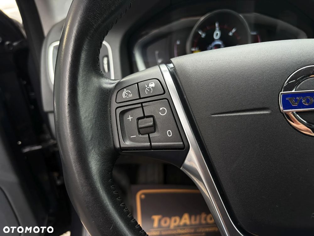 Volvo V60 D4 Geartronic Momentum - 23