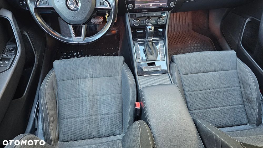 Skoda Superb 2.0 TDI Ambition DSG - 31