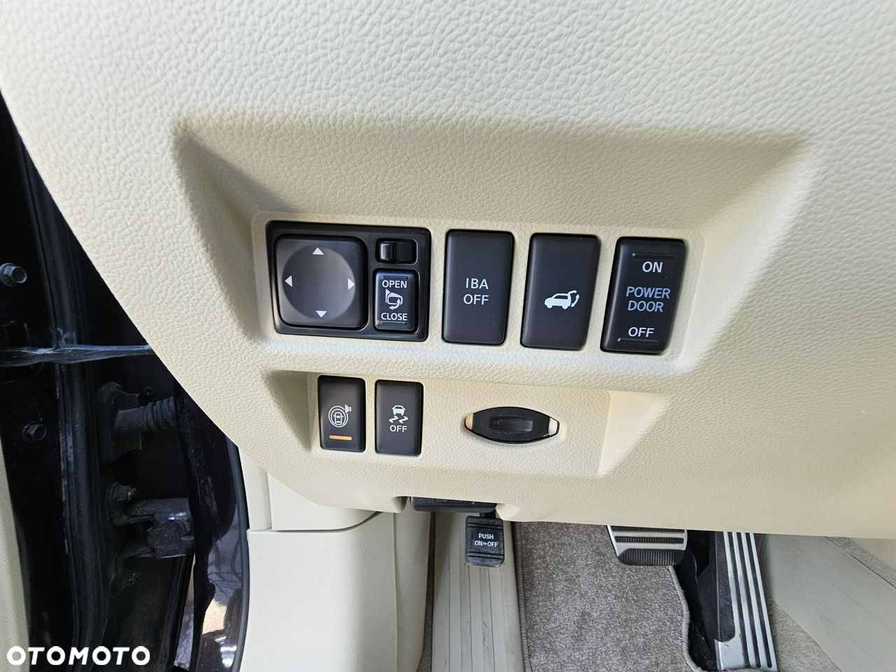 Infiniti QX70 - 23