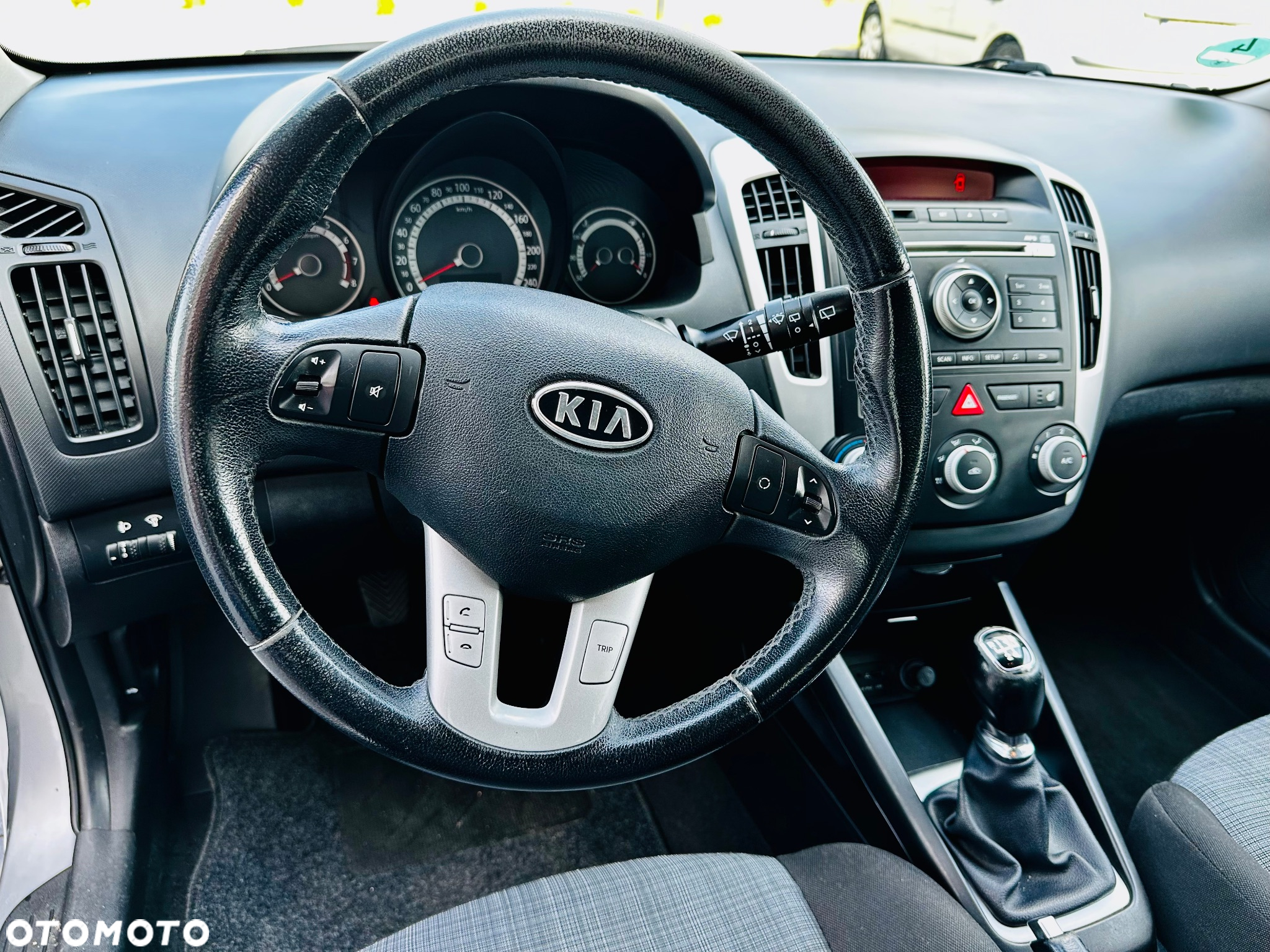 Kia Ceed 1.4 CVVT Spirit - 27