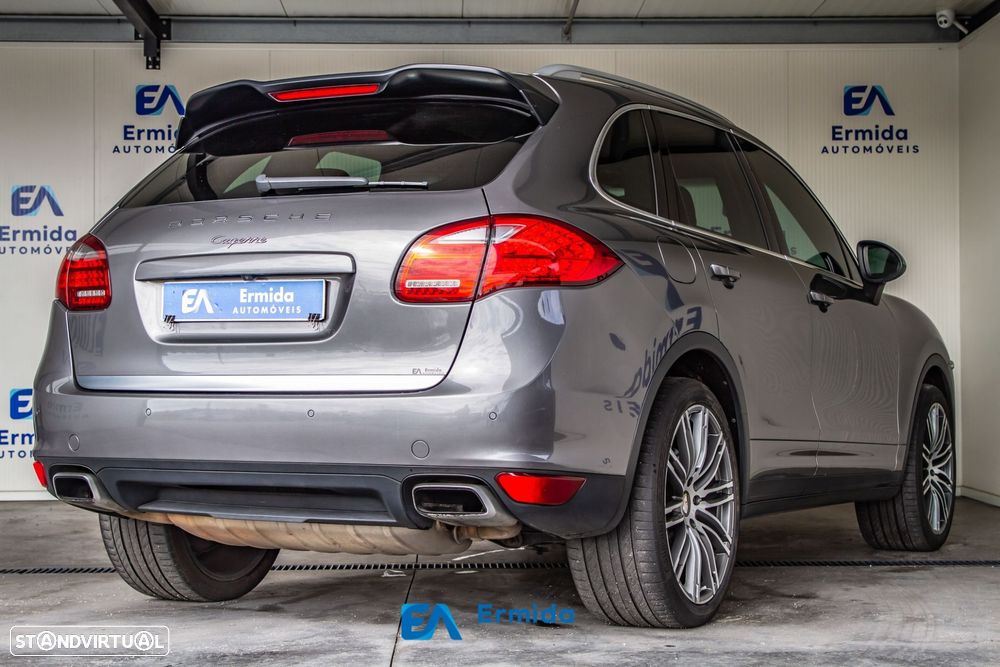 Porsche Cayenne - 4