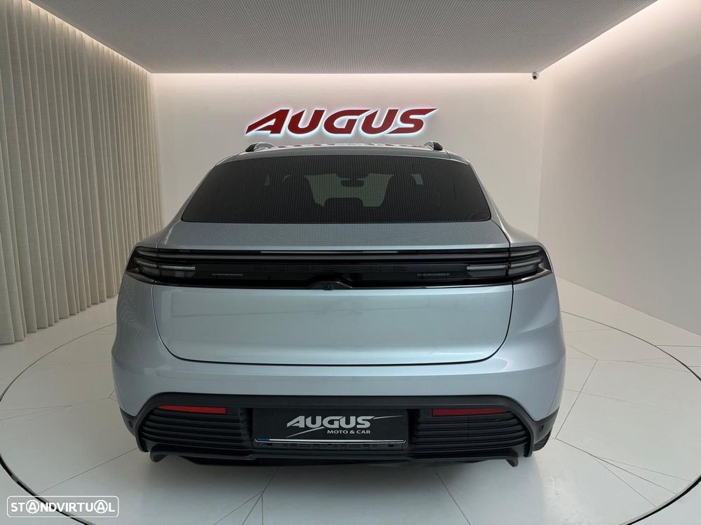Porsche Macan Electric 4 - 4