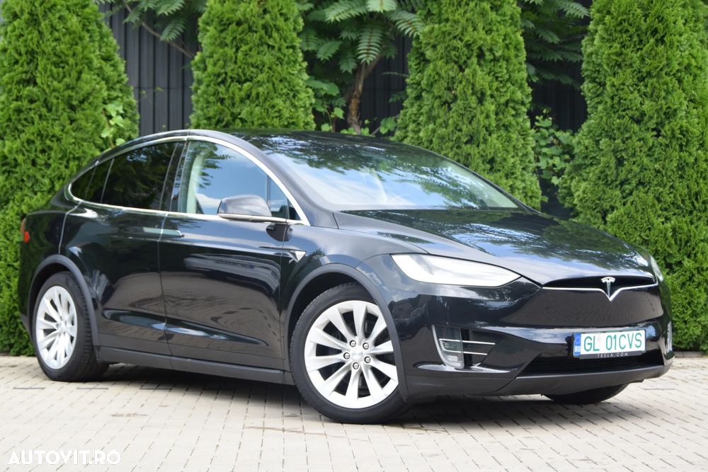 Tesla Model X - 5