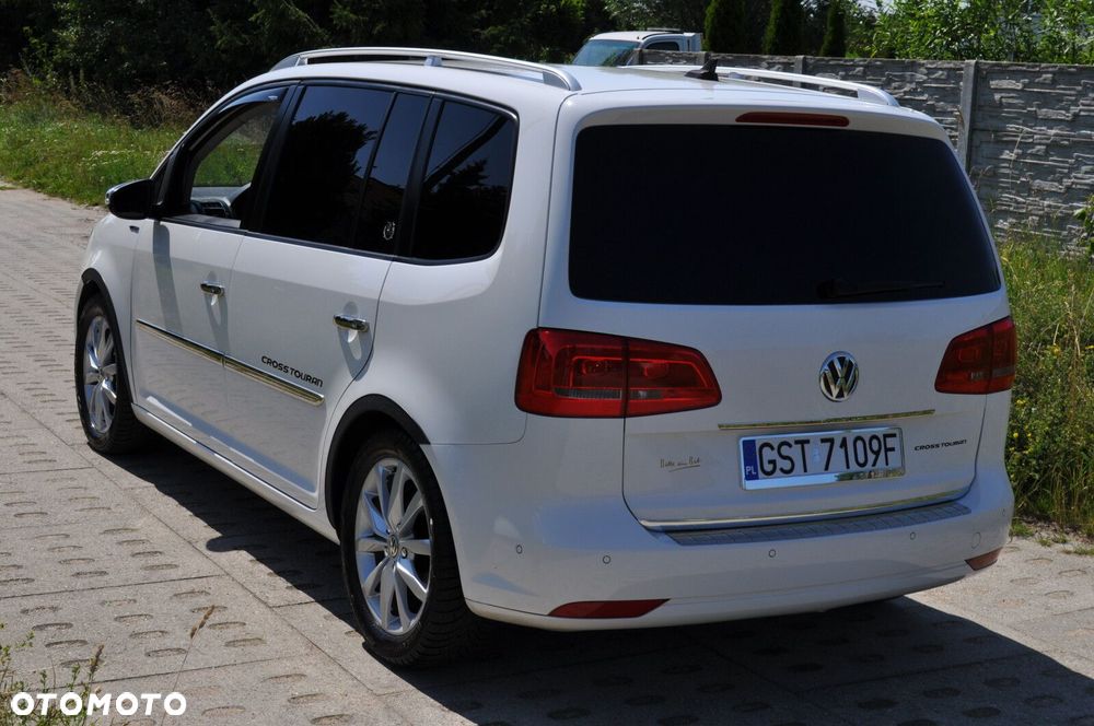 Volkswagen Touran - 8