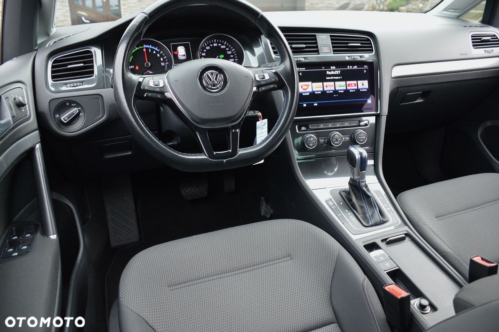 Volkswagen Golf - 19