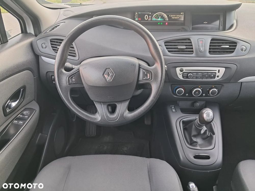 Renault Scenic 1.6 16V 110 TomTom Edition - 19