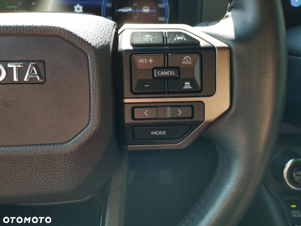 Toyota Land Cruiser - 24