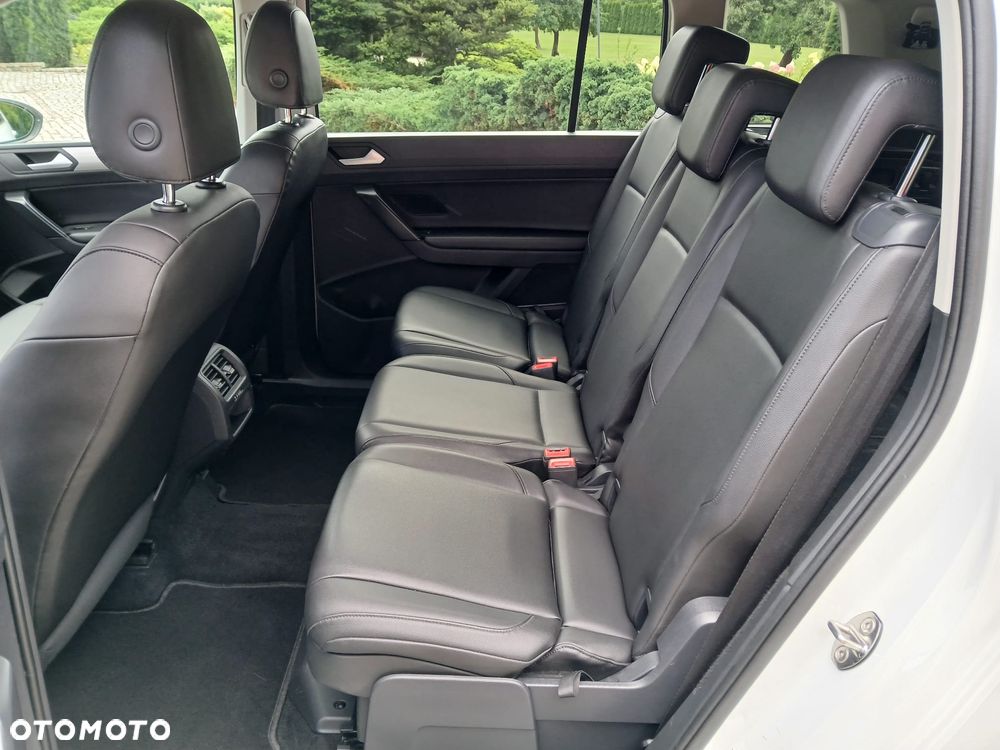 Volkswagen Touran - 28