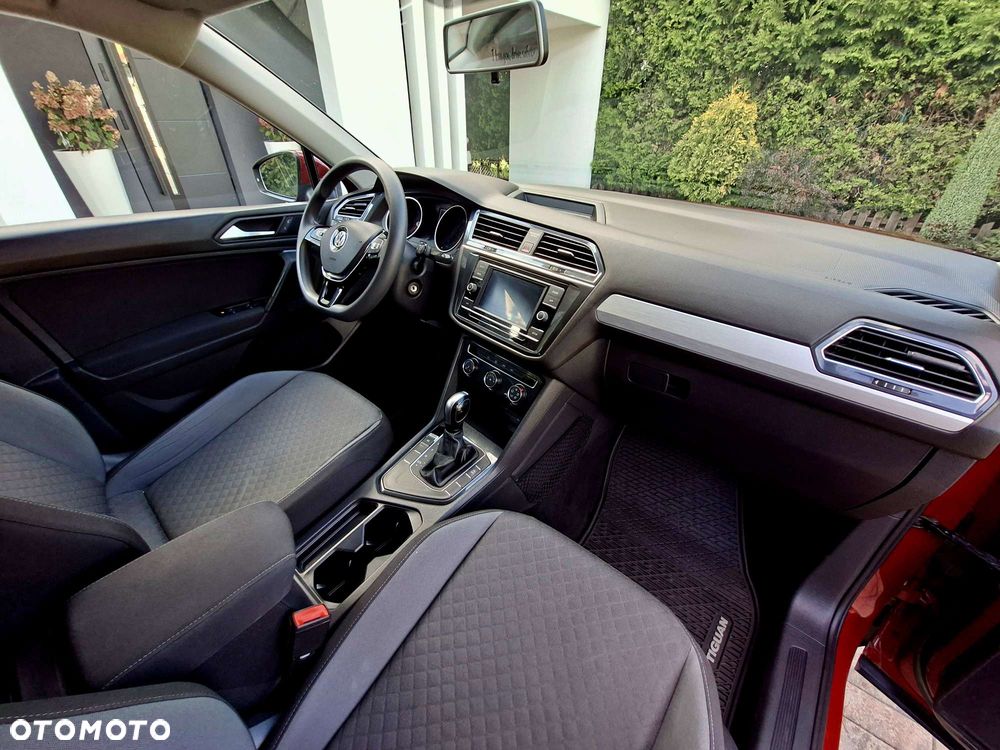 Volkswagen Tiguan - 11
