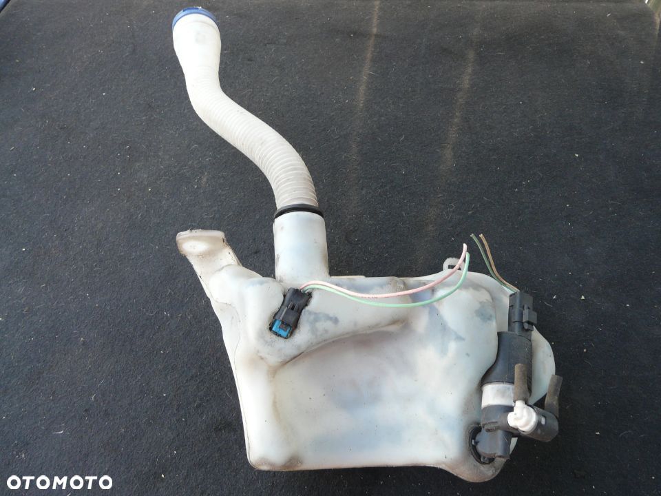 Zbiorniczek spryskiwaczy pompka Citroen C4 Picasso - 1