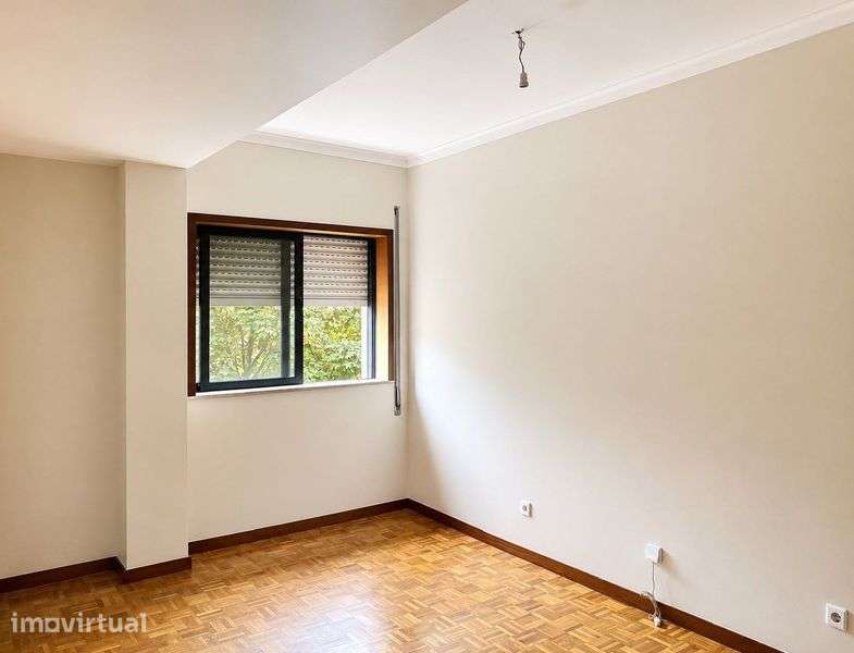 Arrendo apartamento T1+1 em Lamaçaes - Grande imagem: 3/6