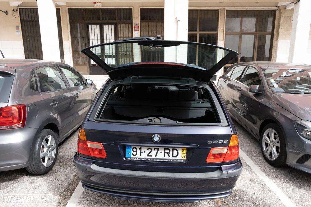 BMW 320 d Touring Séc.XXI - 9