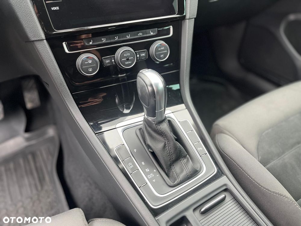 Volkswagen Golf 1.4 TSI BMT Highline DSG - 21